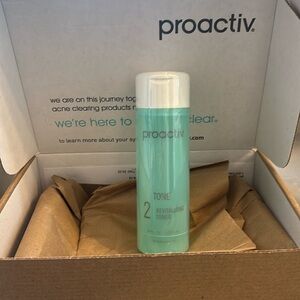 NWT. 6 Fl oz Proactiv Revitalizing Toner